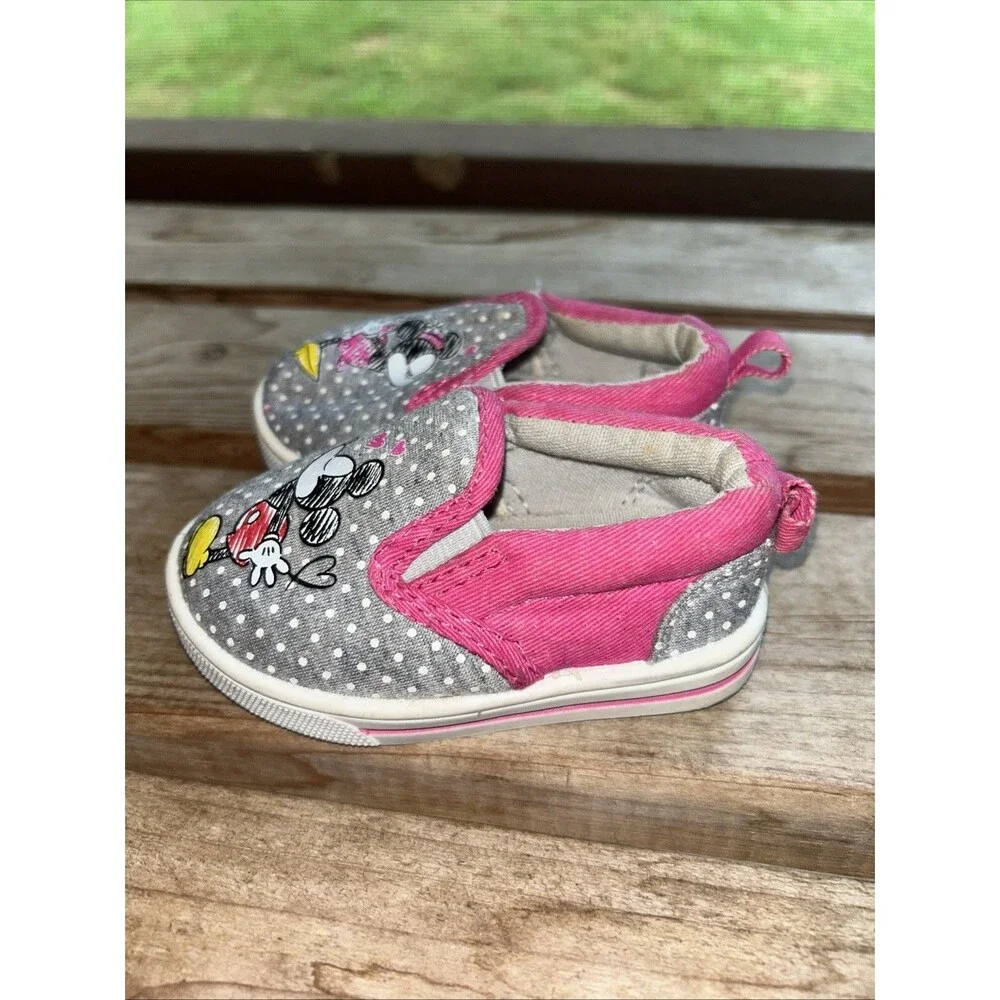 Disney Baby Toddler Size 3 Slip-on Shoes Minnie & Mickey Kissing